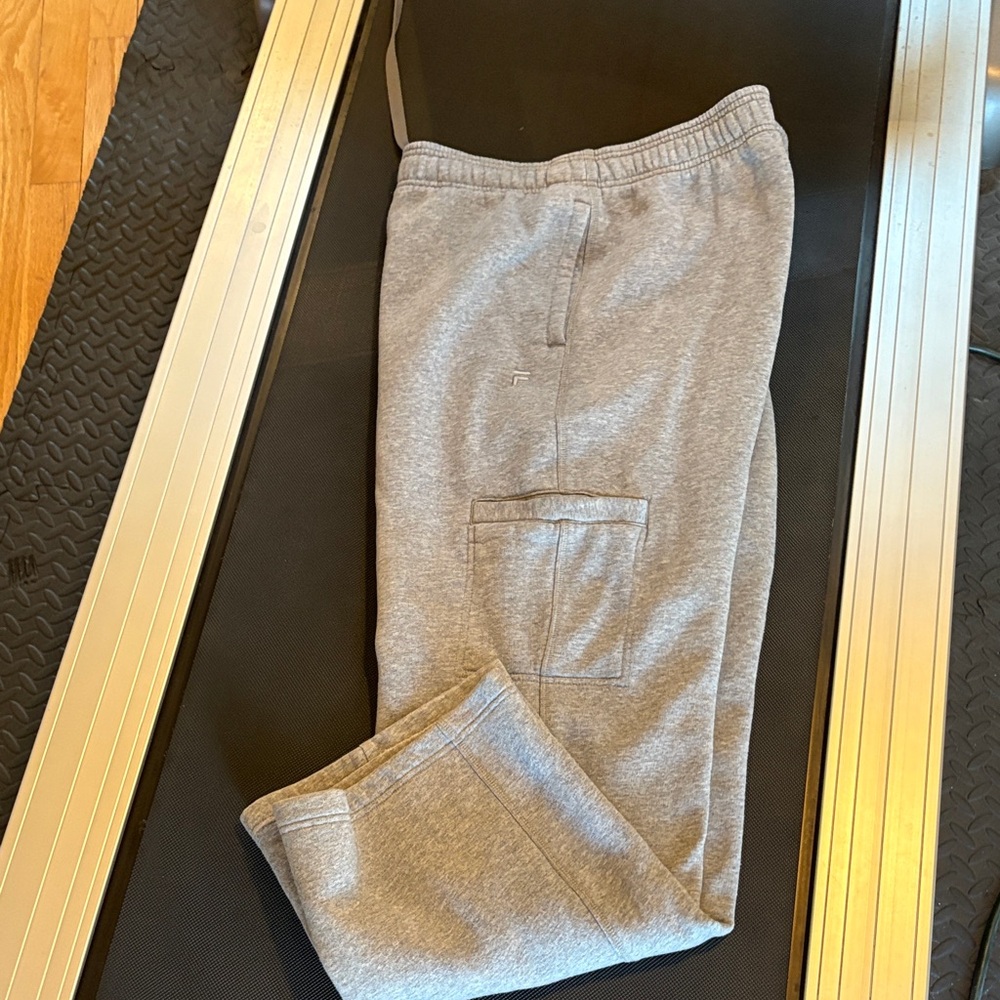Men’s FILA sweatpants. Drawstring waist. Great shape. Large.